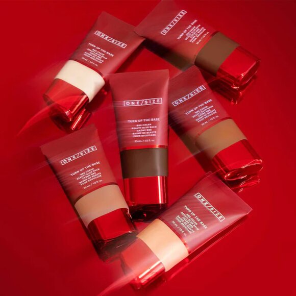 Dark 2 - ONE/SIZE by Patrick Starrr Turn Up the Base Blurring Foundation - Picture 5 of 9